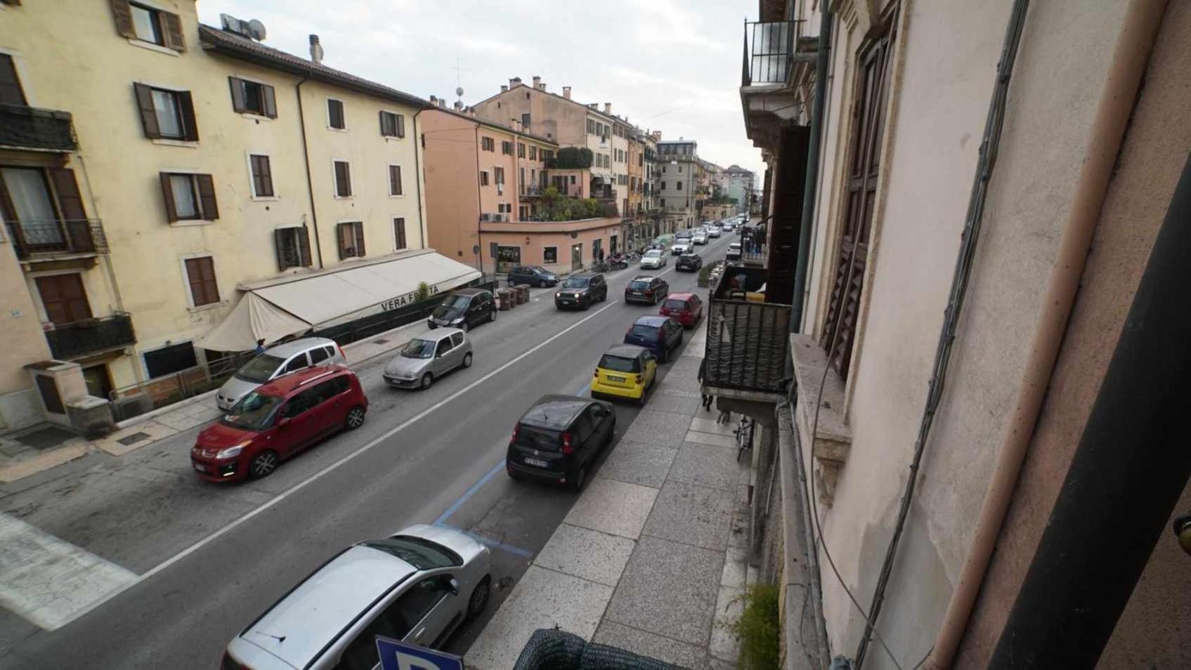 Apartment Destiny 2 Piazza Isolo Verona